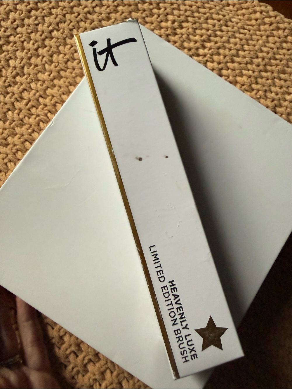 it cosmetics Limited Edition Makeup Brush in White & Gold Trim